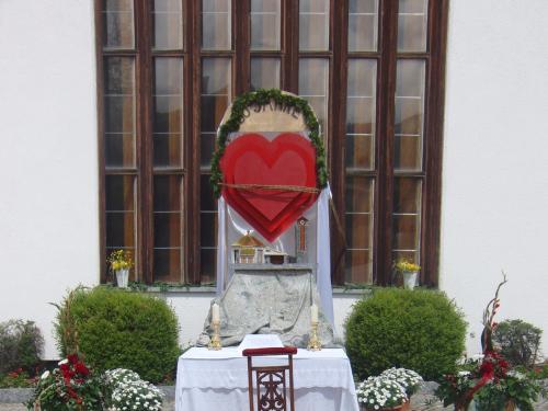 2013-altar-kirche.jpg