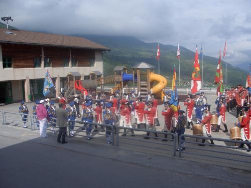 11.abmarsch-nach-fahnenuebergabe.jpg